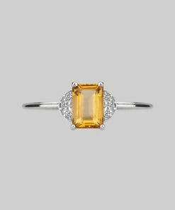 CLASSICS DECOR. Citrine Ornamental Silver Ring Rings