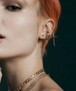 CLASSICS ELYSIAN. Black Spinel Dagger Hoop Earrings - Silver