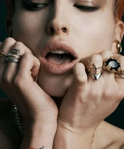 CLASSICS FARRAH. Deep Chevron Ring - Gold Rings