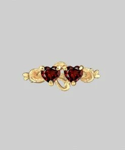 CLASSICS ENTANGLED. Quantum Garnet Hearts Ring - Gold