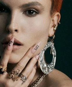 CLASSICS MAJESTY. Black Spinel Dagger Wrap Ring - Silver