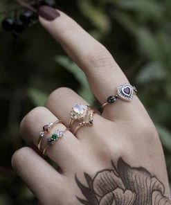 CLASSICS ENCHANTE. Green Quartz Silver Leaf Detailed Ring