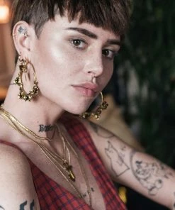 CLASSICS LAVISH. Wild Rose Hoop Earrings - Gold