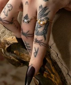 CLASSICS Rings MOONLIGHT. Opal Chevron Ring - Silver