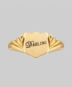 CLASSICS DARLING. Shield Signet Ring - Gold Rings