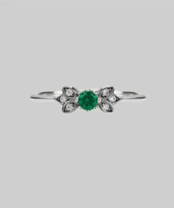 CLASSICS ENCHANTE. Green Quartz Silver Leaf Detailed Ring