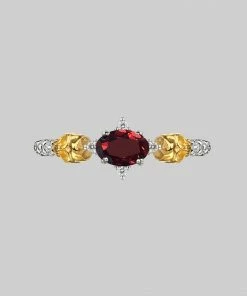 SS22 POISON. Garnet & Skulls Ring - Silver