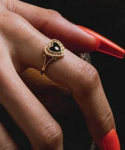 CLASSICS SOLEMN. Black Enamel Heart Ring - Gold
