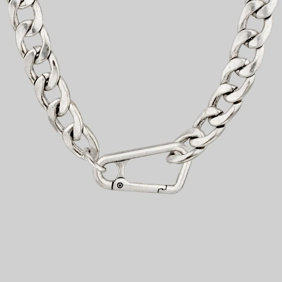 CLASSICS Necklaces & Chains XX. Chunky Curb Chain & Carabiner Clasp Necklace - Silver 2 CLASSICS Necklaces & Chains XX. Chunky Curb Chain & Carabiner Clasp Necklace - Silver