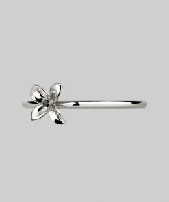 End Of Line Rings ISLA. Clematis Flower Ring - Silver