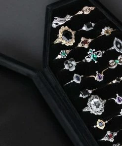 CLASSICS The Black Velvet Coffin Ring Case 9 CLASSICS The Black Velvet Coffin Ring Case