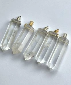 CLASSICS ORA. Clear Quartz Pendant & Clasp Necklace - Gold Necklaces & Chains 6 CLASSICS ORA. Clear Quartz Pendant & Clasp Necklace - Gold Necklaces & Chains