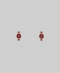 CLASSICS ROSEBUD. Garnet Trio Gold Stud Earrings