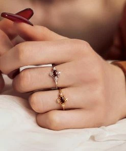 AW21 Rings MARTHA. Ornate Garnet Floral Ring - Silver