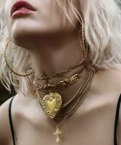regalrose outlet shop 35 CLASSICS LOVE STRUCK. Ornate Heart Choker - Gold Necklaces & Chains