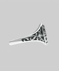 CLASSICS DARK GARDEN. Ornate Initial Ring (N - Z)