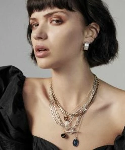 CLASSICS ROSE. Vintage Jet Black Glass Engraved Rose Pendant Necklace