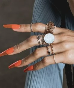 CLASSICS FATAL. Barbed Wire & Black Spinel Heart Ring - Silver Rings