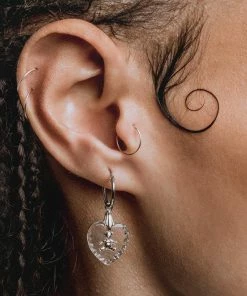 End Of Line MABEL. Teddy Bear Engraved Glass Heart Earrings - Silver