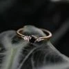 CLASSICS CAPULET. Black Spinel Trilogy Gold Ring