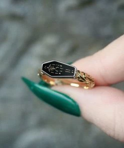 CLASSICS CRYPT. Momento Mori Skeleton Ring - Gold