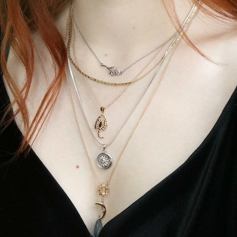 CLASSICS SOLSTICE. Sun & Moon Lariat Necklace - Gold 3 CLASSICS SOLSTICE. Sun & Moon Lariat Necklace - Gold
