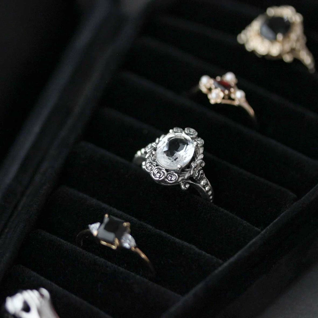 CLASSICS The Black Velvet Coffin Ring Case 3 CLASSICS The Black Velvet Coffin Ring Case